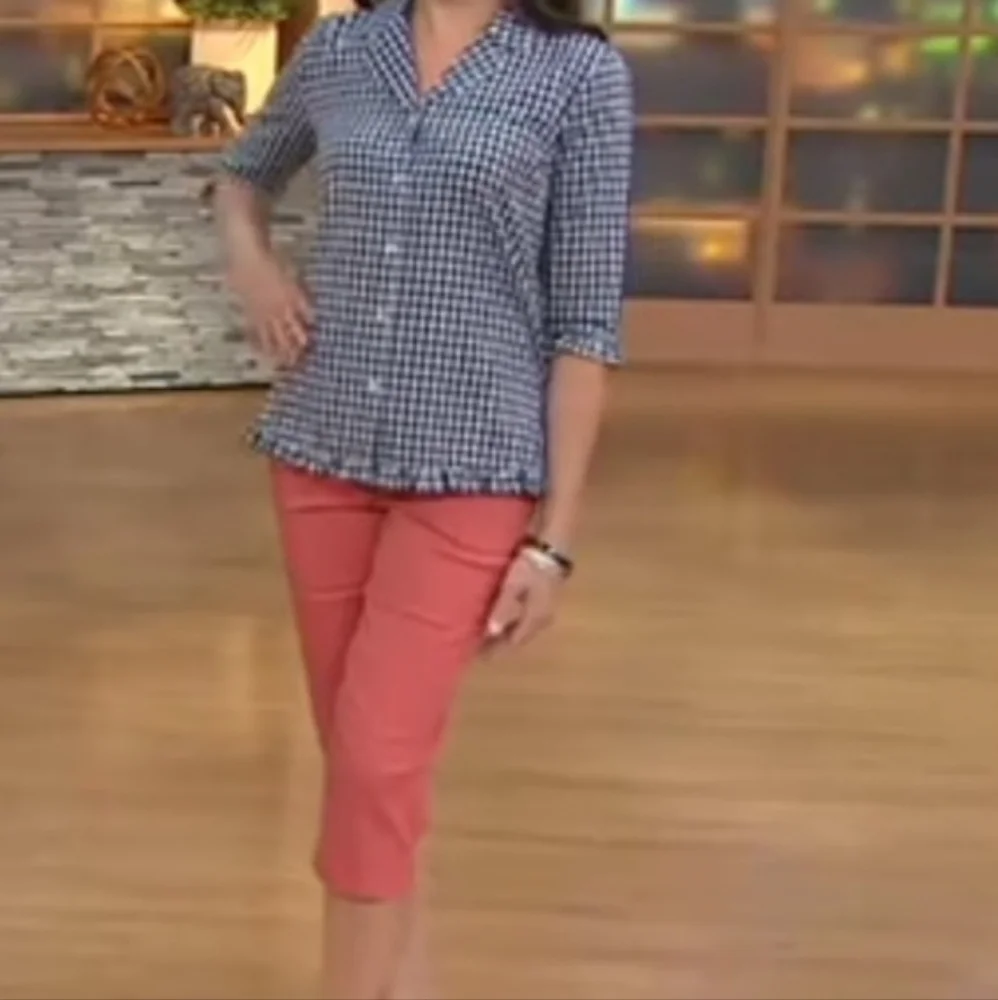 D & co gingham 3/4 ruffle sleeve top - Picture 2 of 8